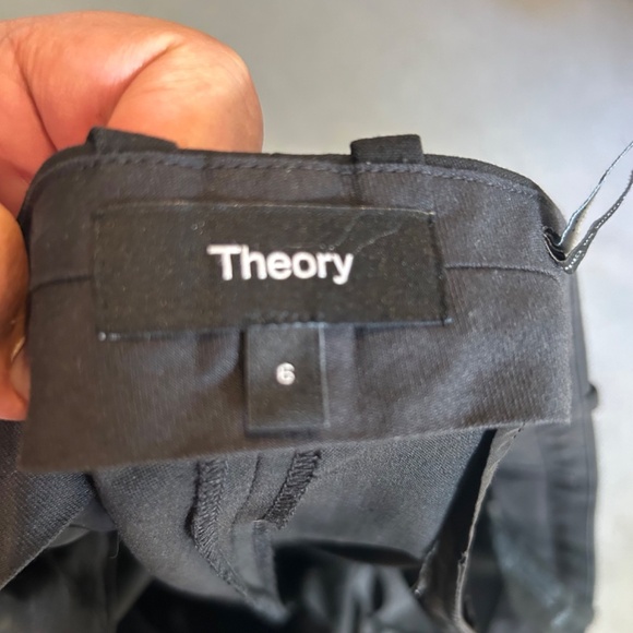 Theory suit pants with flared bottoms - Picture 8 of 8